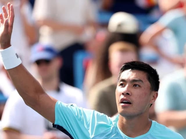 Nakashima ousts top seed de Minaur